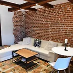 Tradicia Apartment *